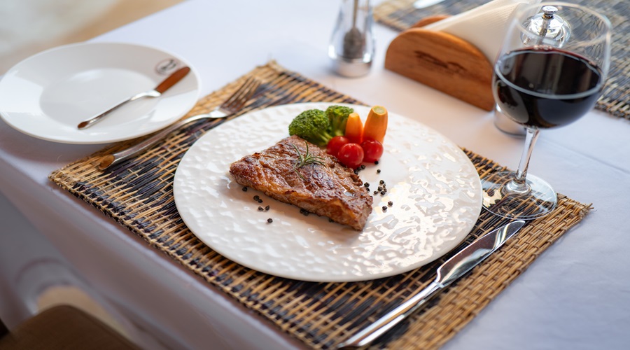 Serengeti ark safari lodge tasty quality meal
